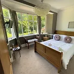 The Woodlands Bed & Breakfast 3*
